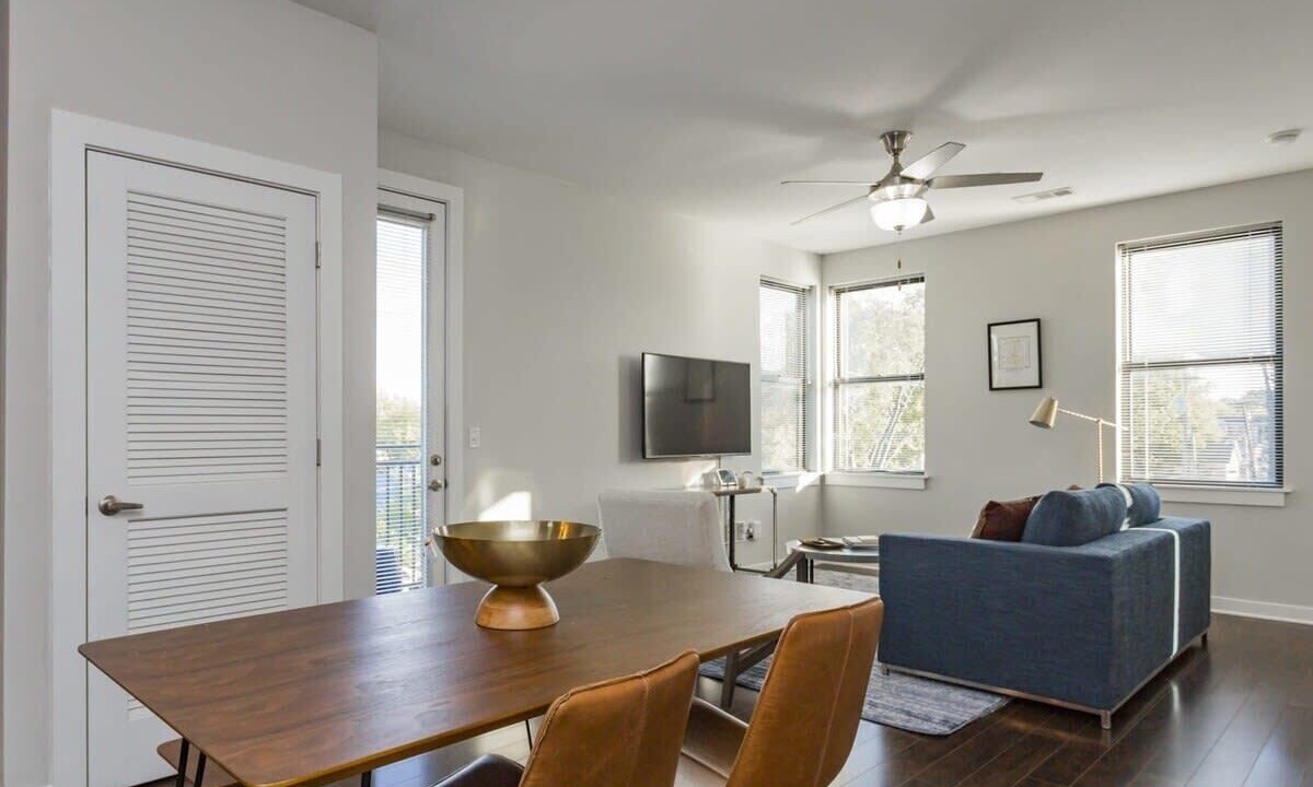 Photo of Livingroom in Hillsboro Village