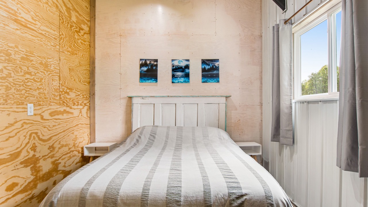 Photo of Bedroom in Mather