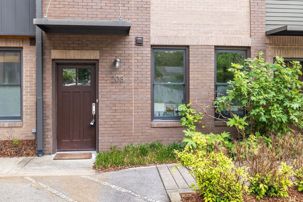 Photo of Outdoor in Belmont - Hillsboro