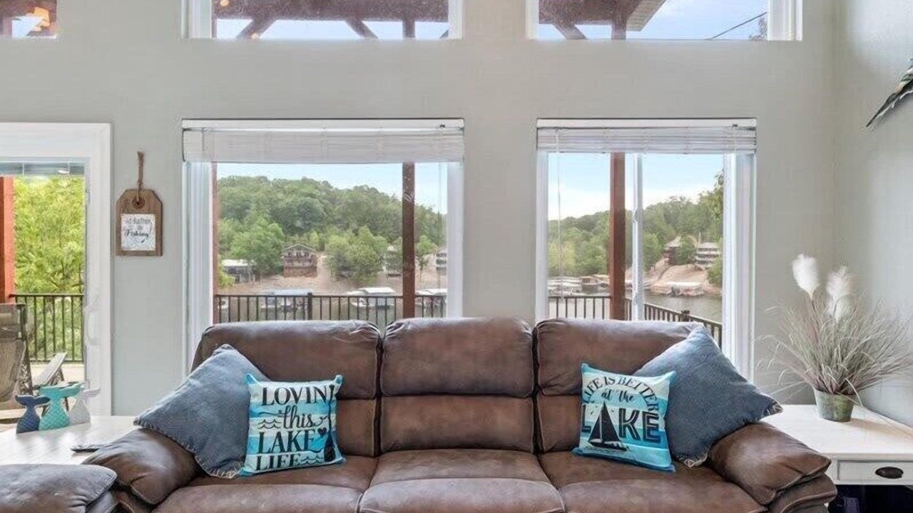 Photo of Livingroom in Osage Beach