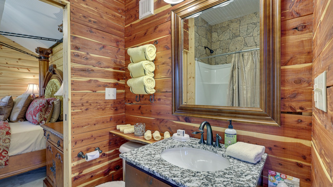 Photo of Bathroom in Eureka Springs