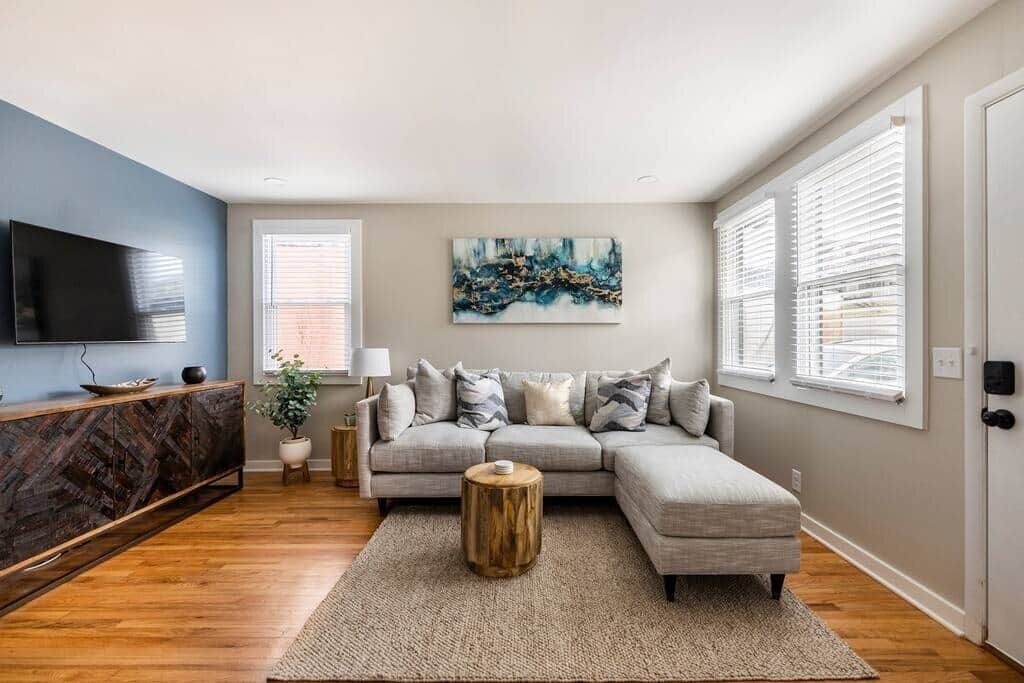 Photo of Livingroom in The Nations