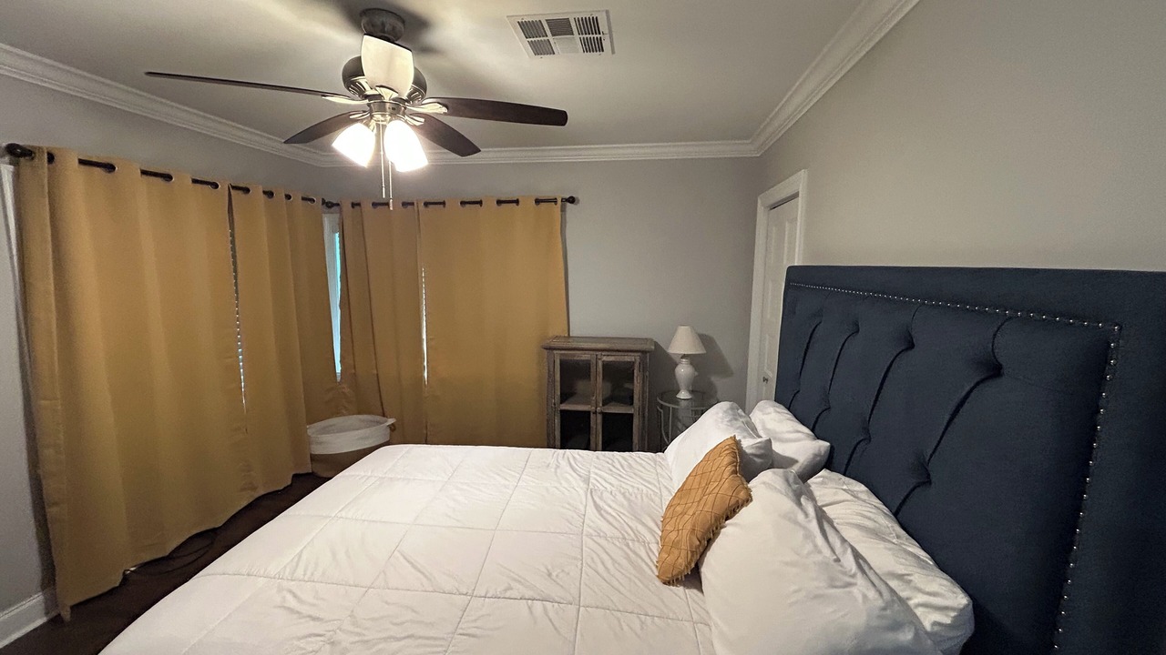 Photo of Bedroom in Lobdell/Woodale