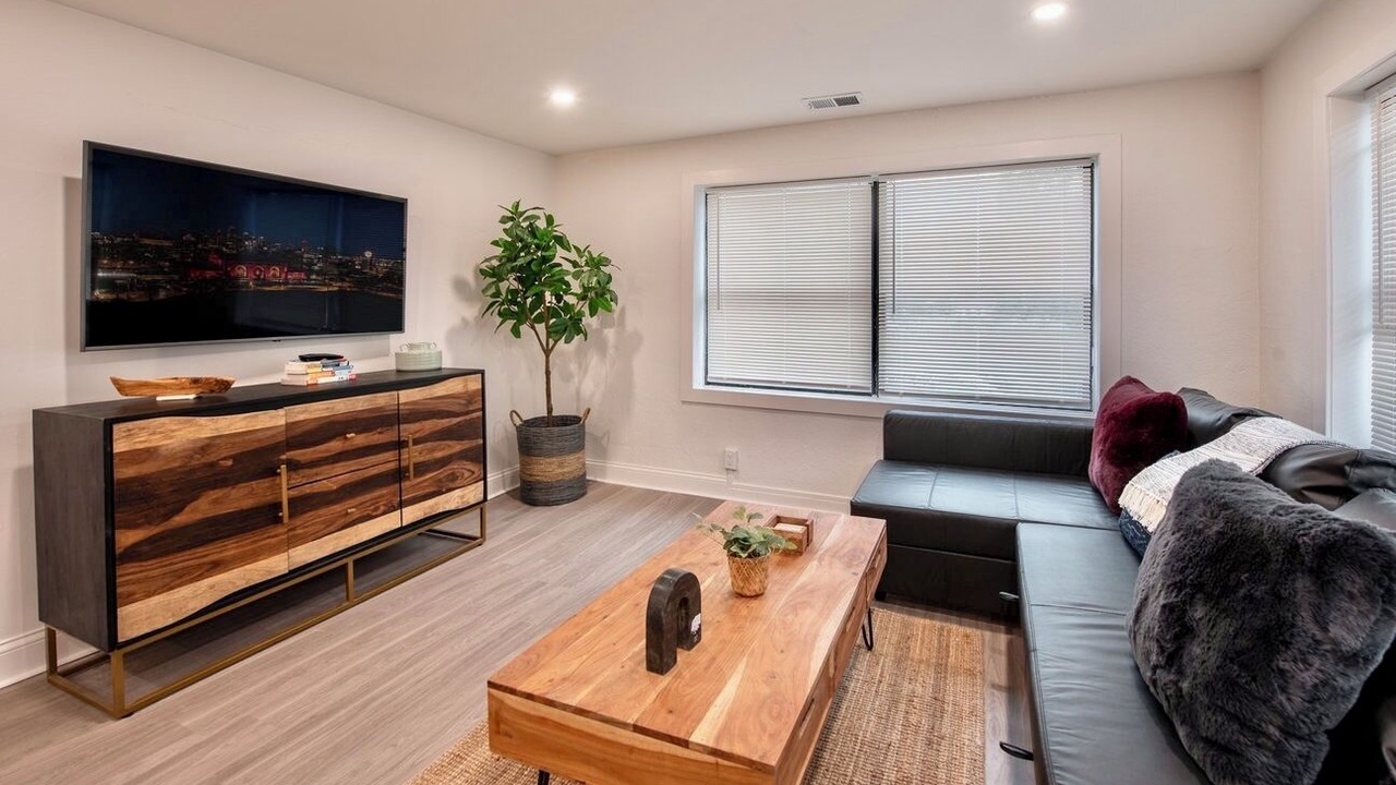 Photo of Livingroom in South Hyde Park
