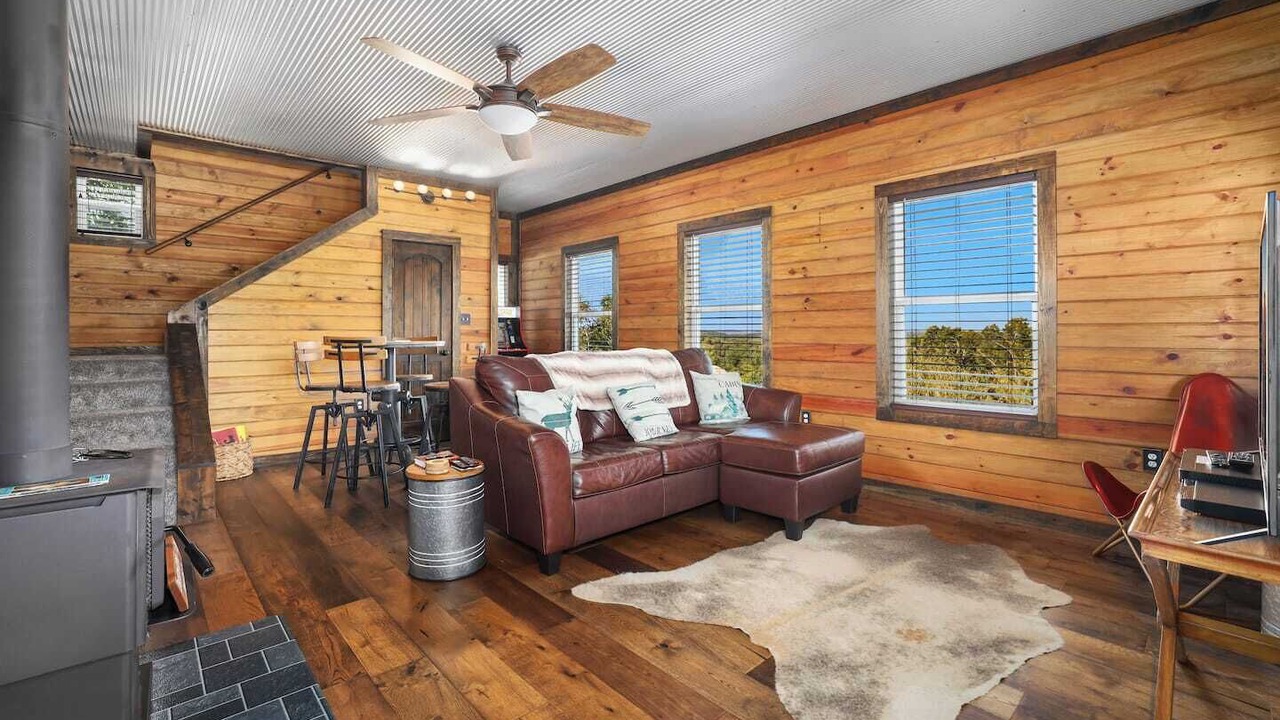 Photo of Bedroom in Eureka Springs