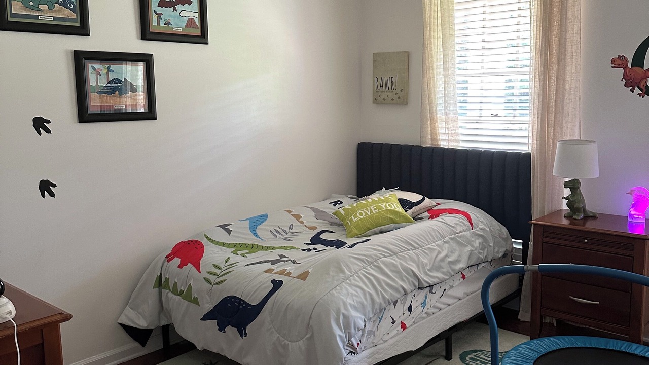 Photo of Bedroom in Woodland Hills Estates