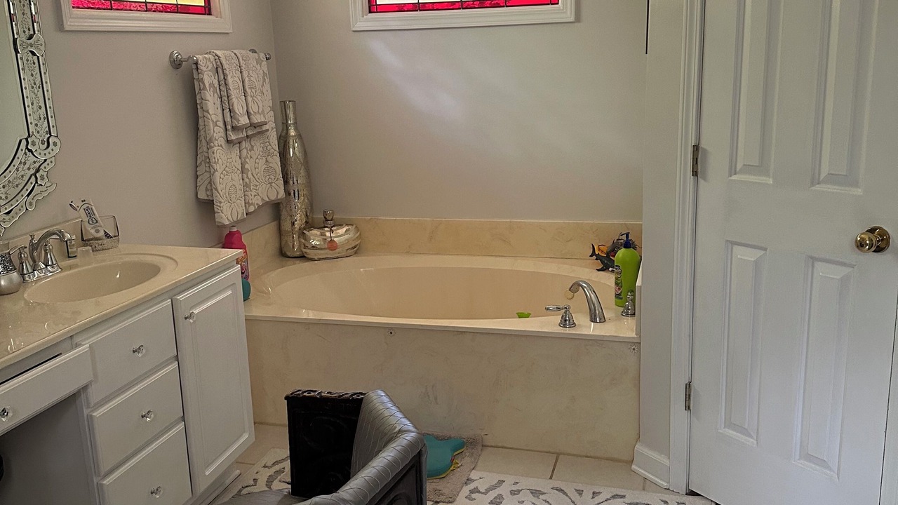 Photo of Bathroom in Woodland Hills Estates