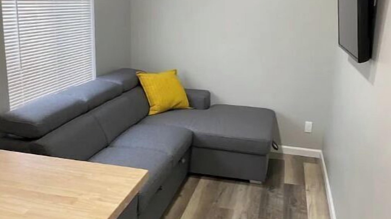 Photo of Livingroom in Hillsboro