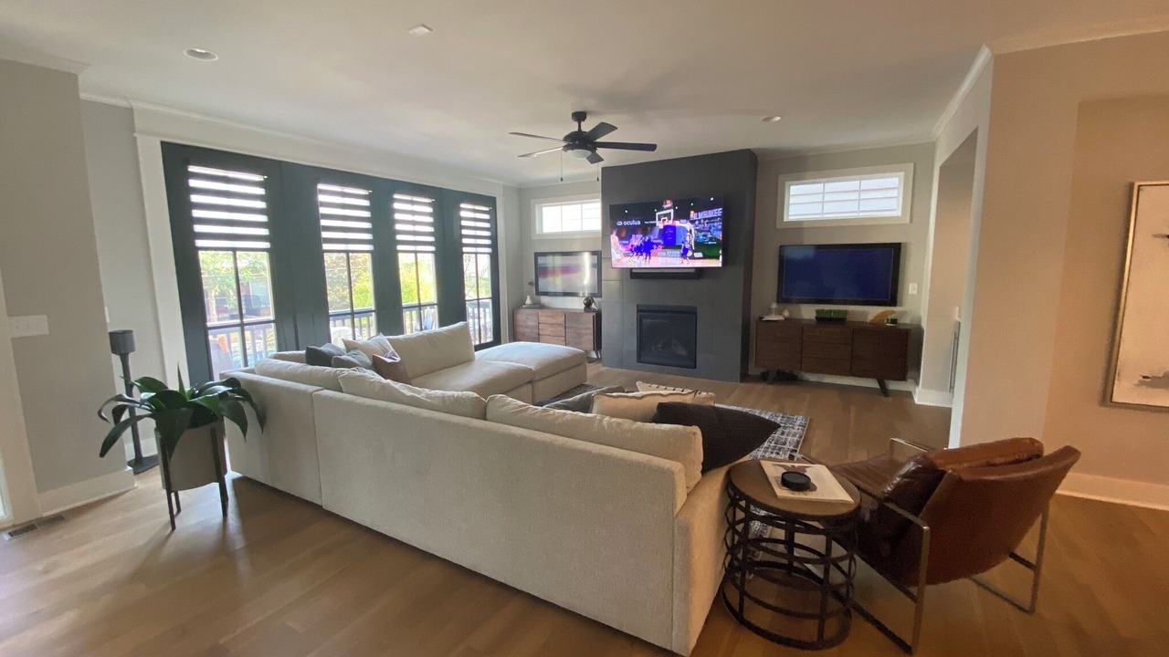 Photo of Livingroom in Plaza Westport