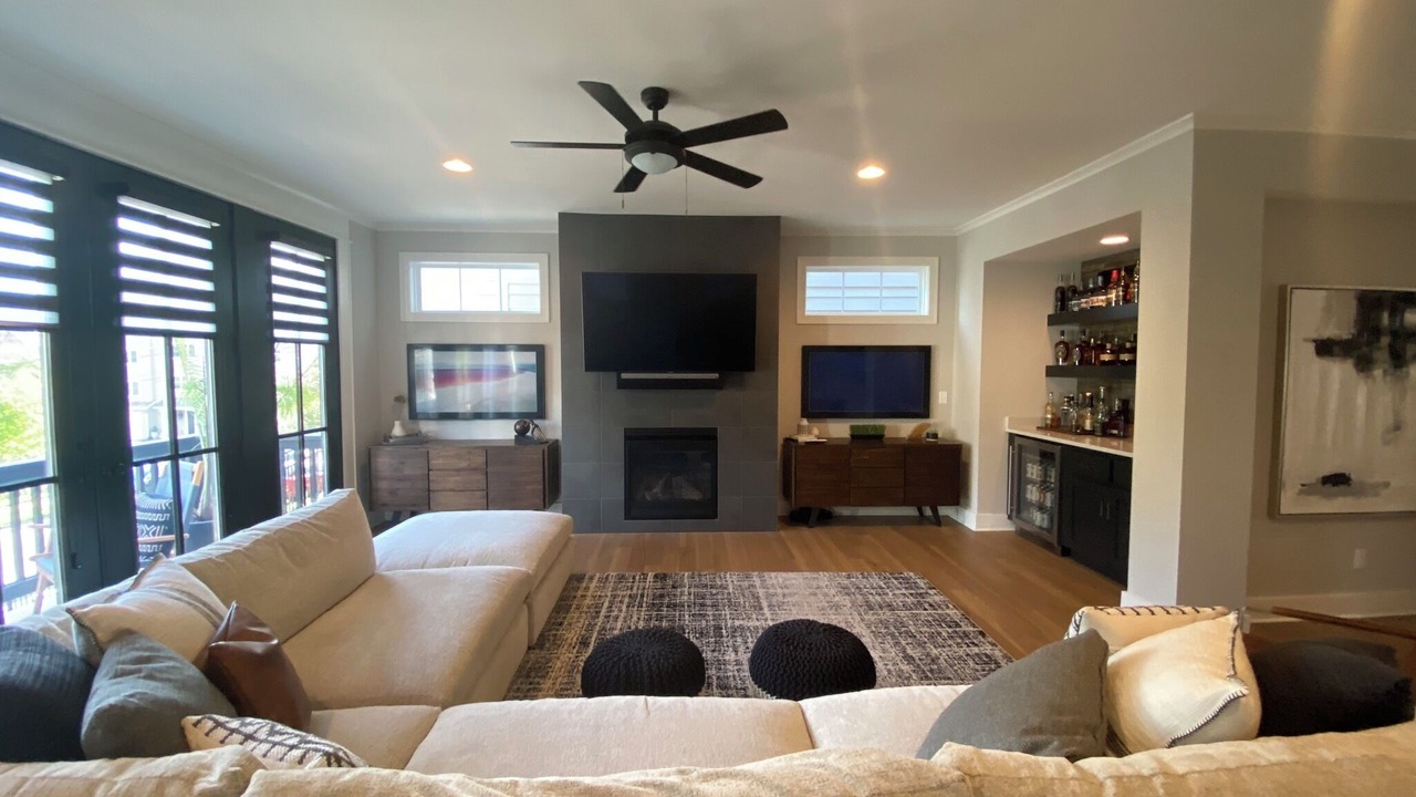 Photo of Livingroom in Plaza Westport