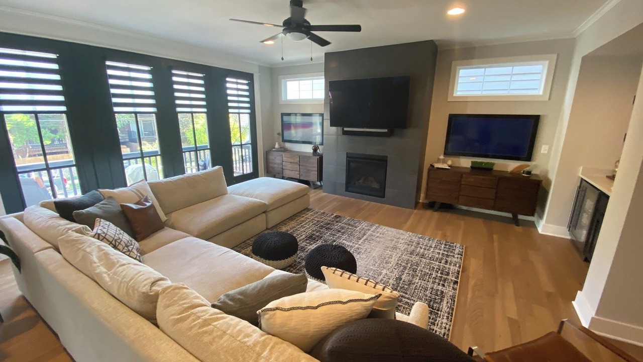 Photo of Livingroom in Plaza Westport