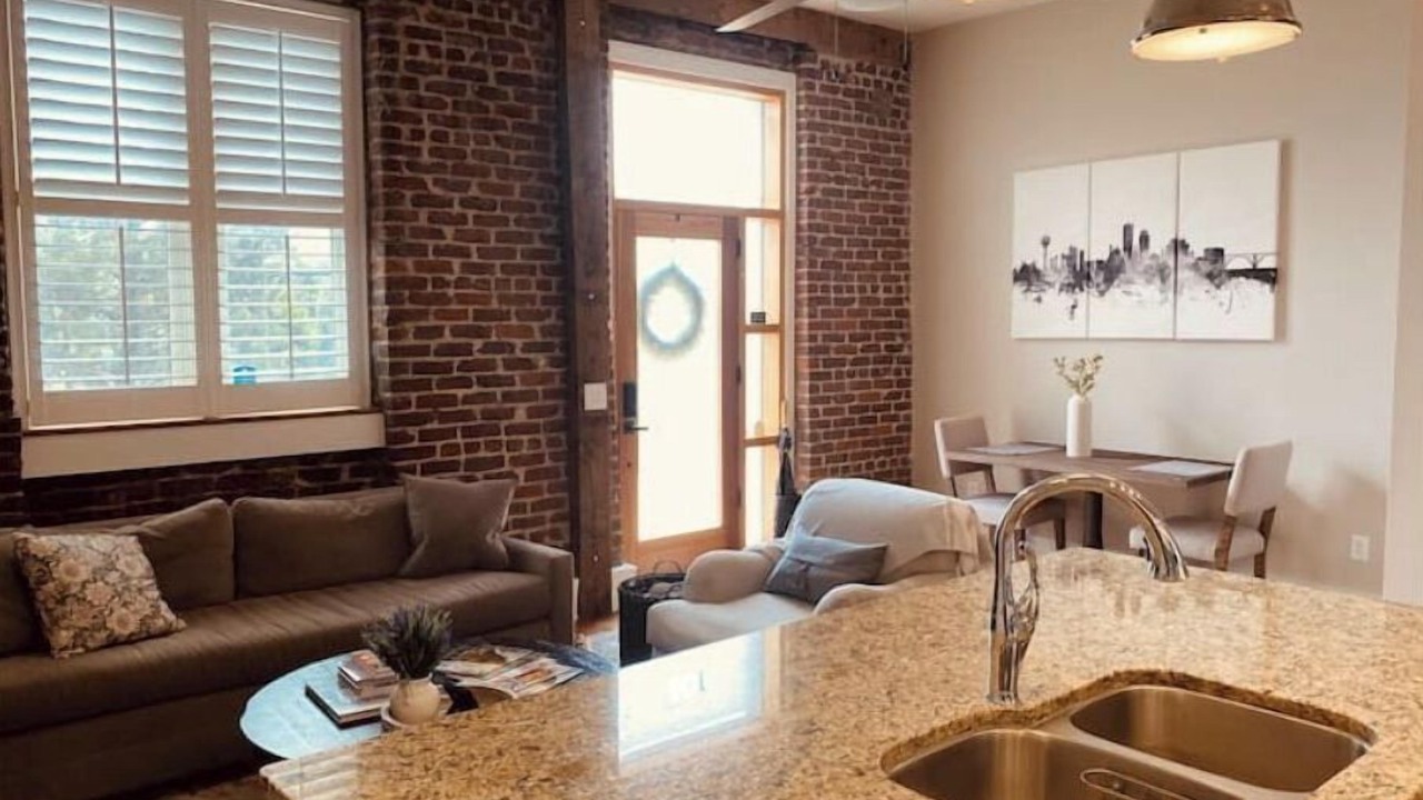 Photo of Livingroom in Knoxville