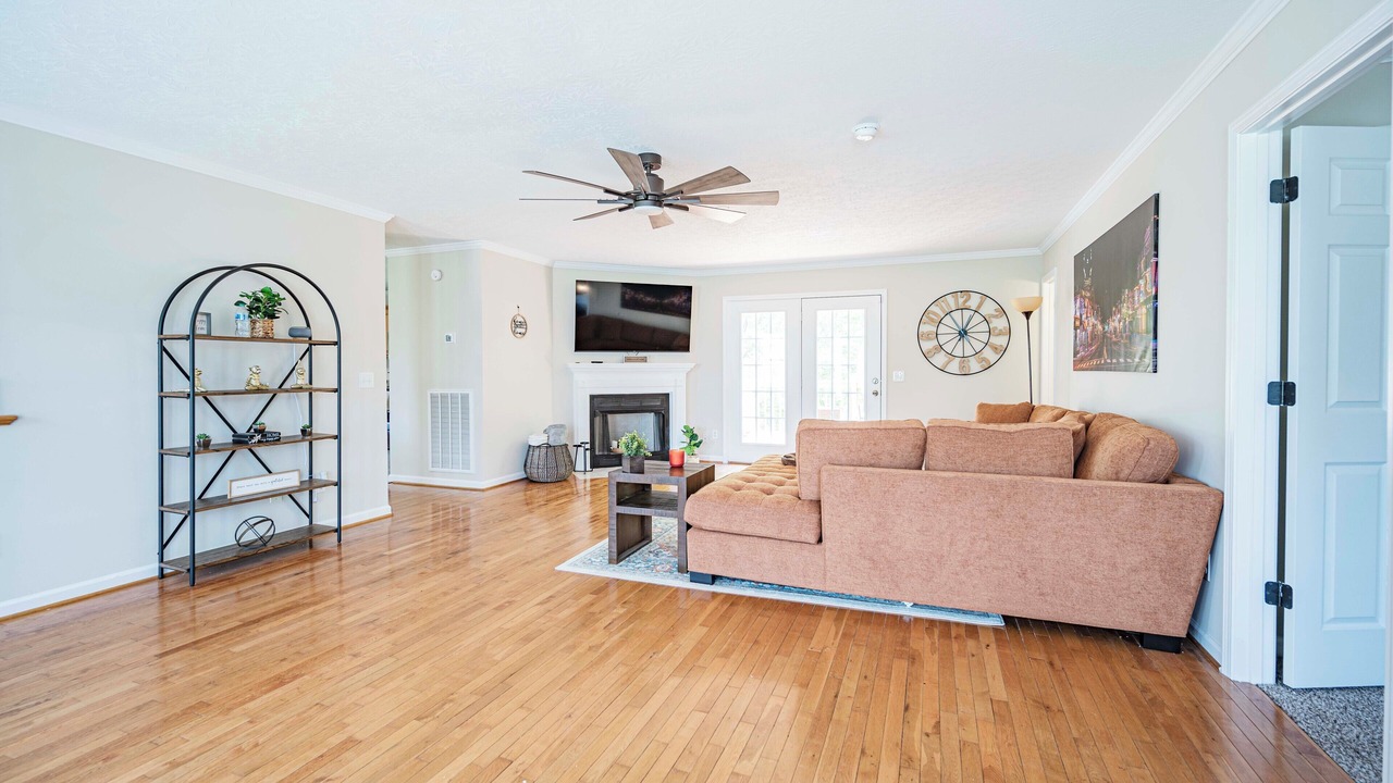 Photo of Livingroom in Ashland City