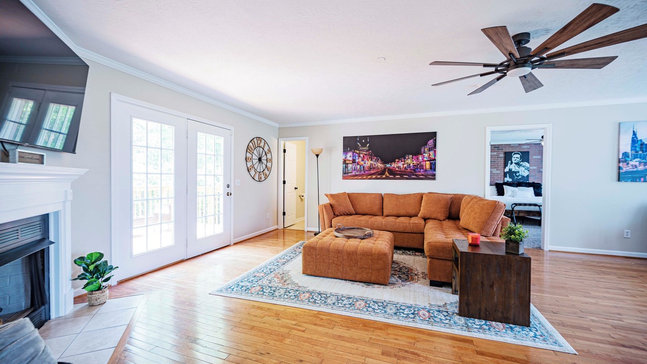 Photo of Livingroom in Ashland City