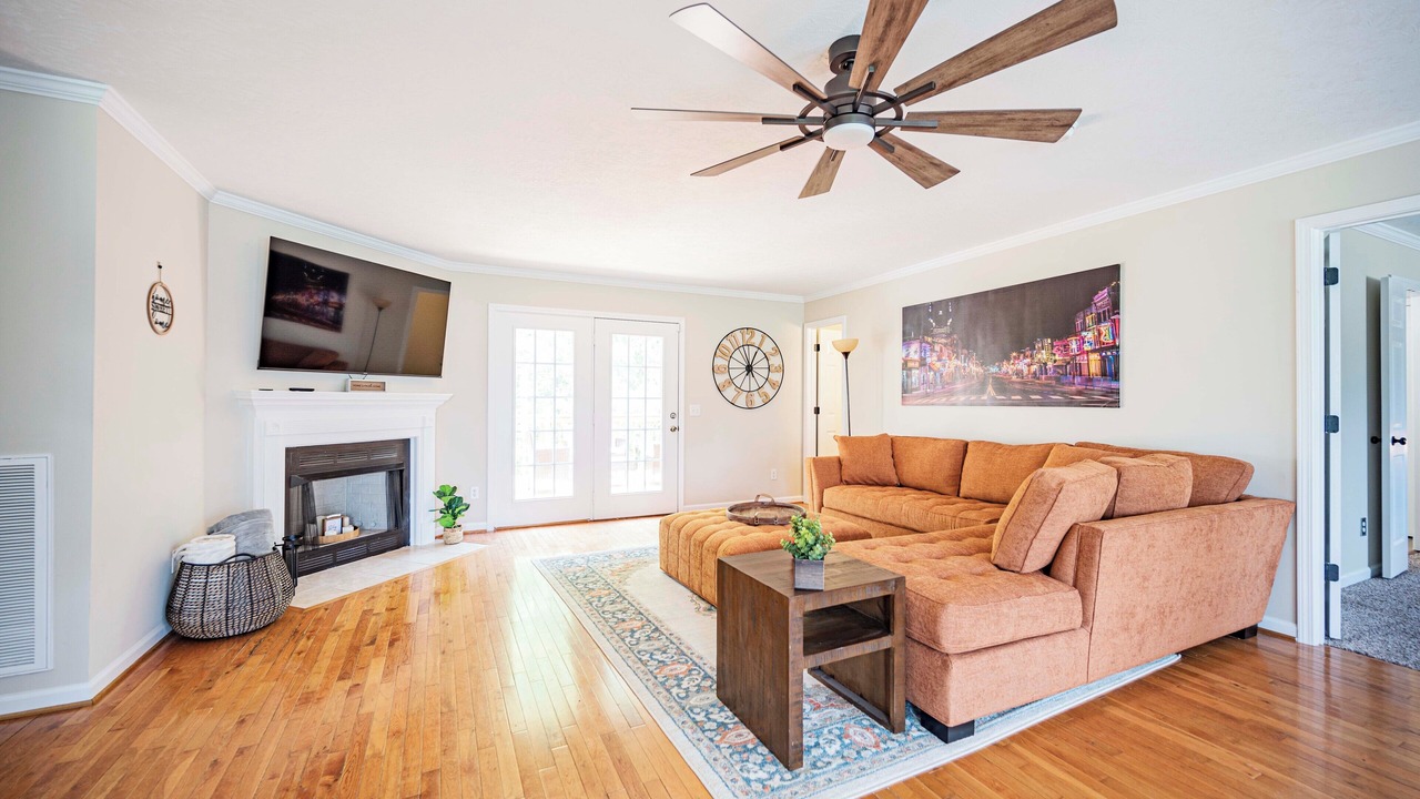 Photo of Livingroom in Ashland City