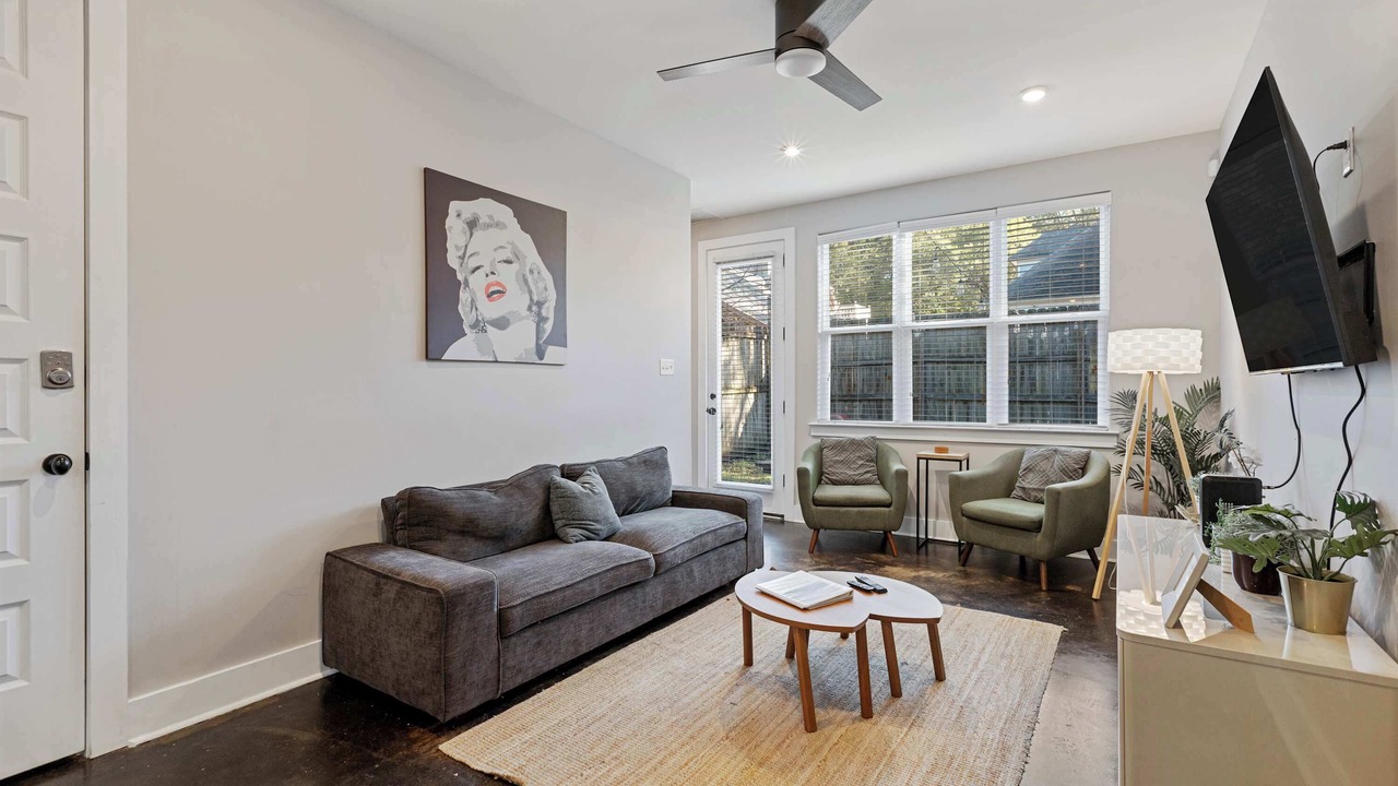 Photo of Livingroom in Cooper-Young Historic District