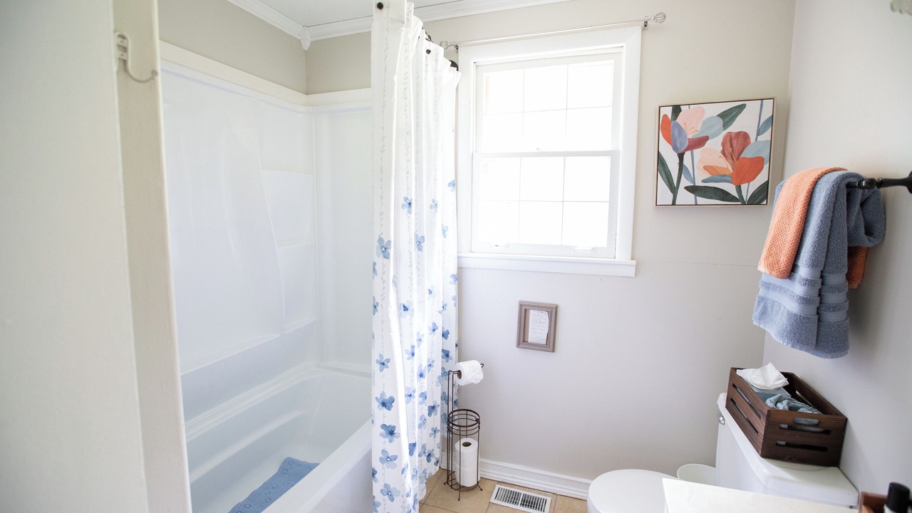 Photo of Bathroom in Tulip Grove