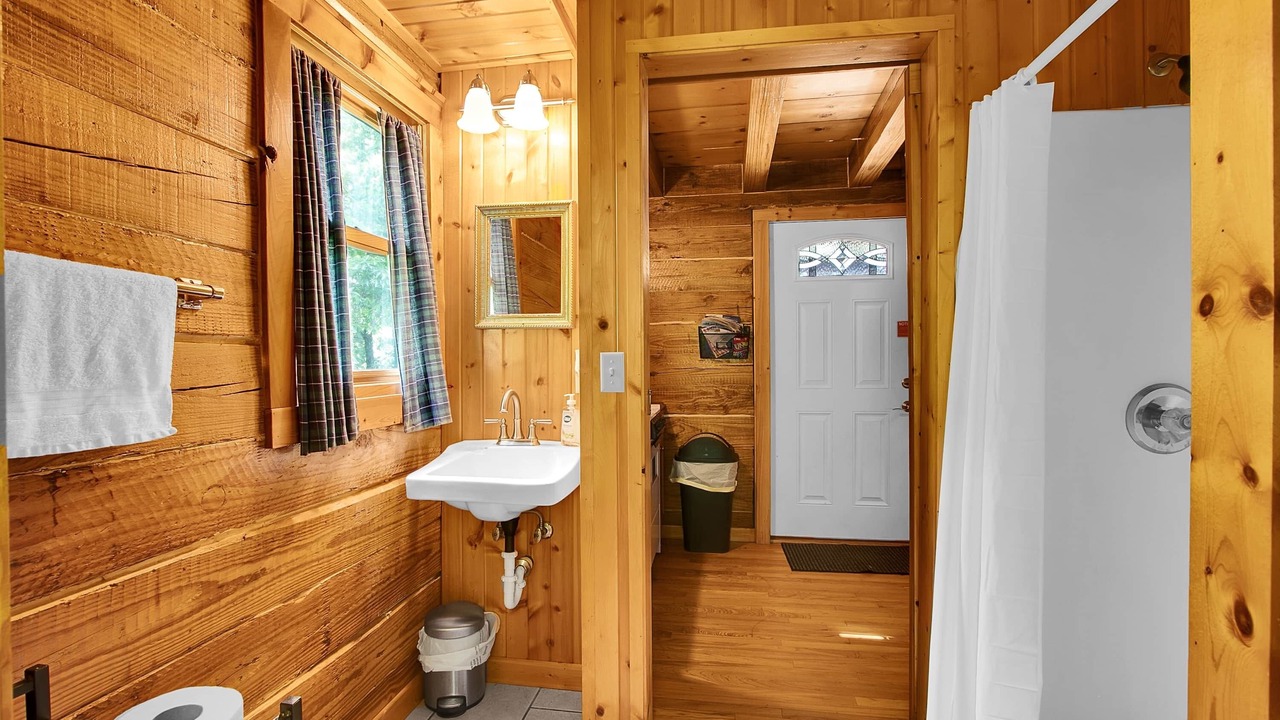 Photo of Bathroom in Savanna