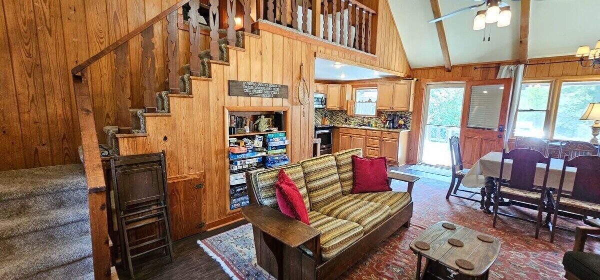 Photo of Bedroom in Eureka Springs