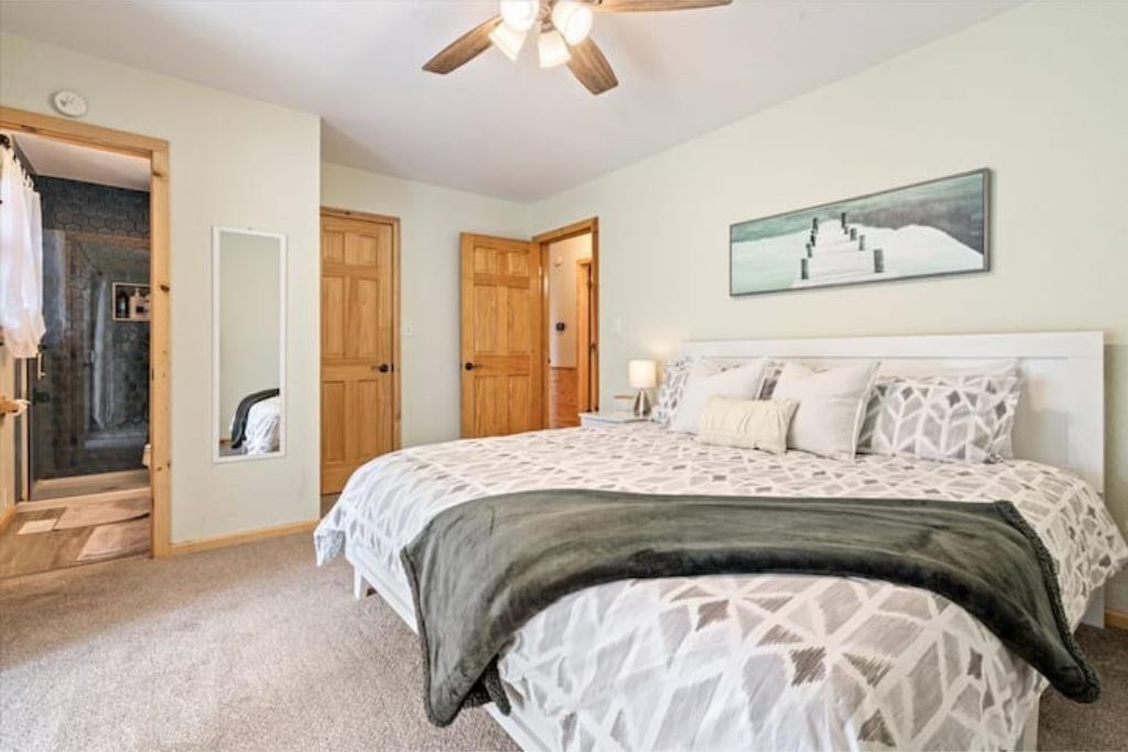 Photo of Bedroom in Lost Bridge Village