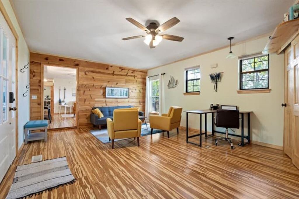 Photo of Livingroom in Lost Bridge Village