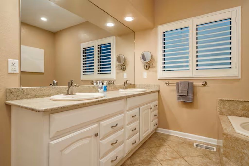 Photo of Bathroom in Piney