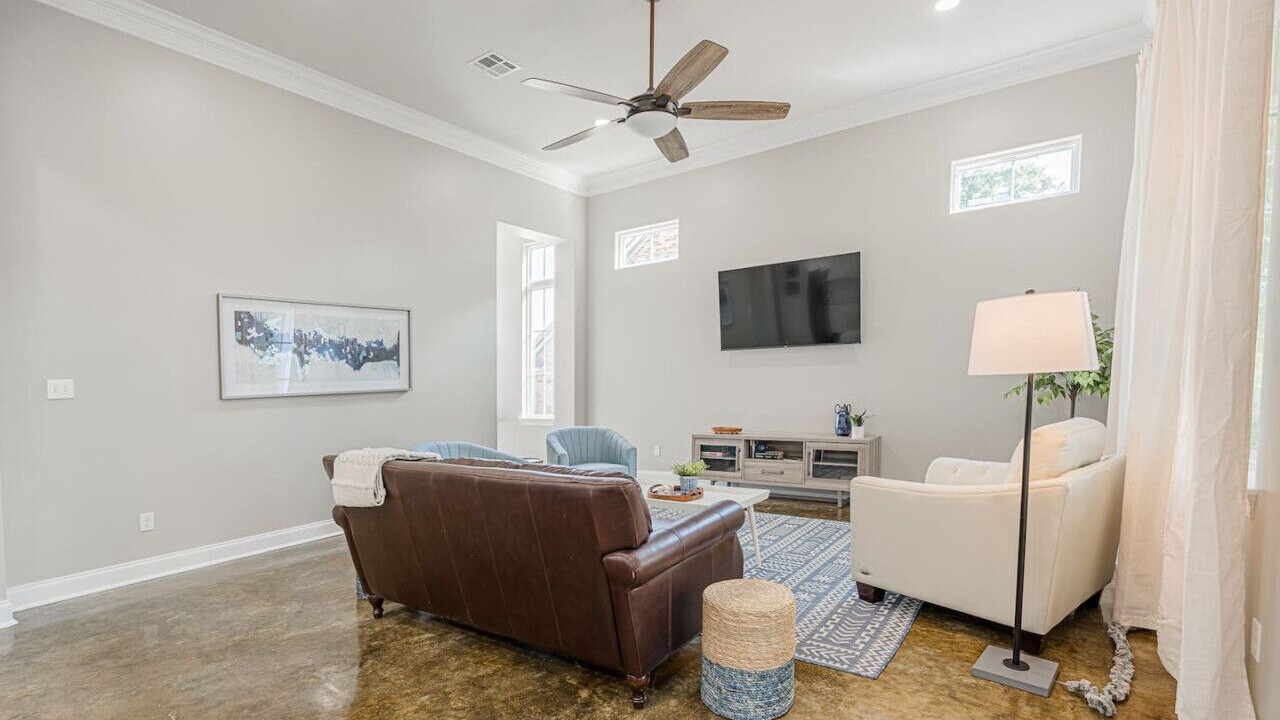 Photo of Livingroom in Lafayette