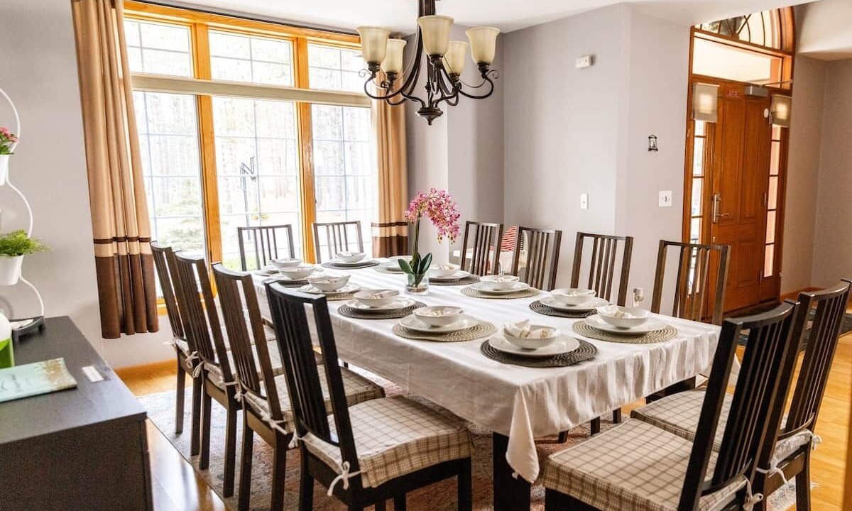 Photo of Livingroom in Lake Shore Estates