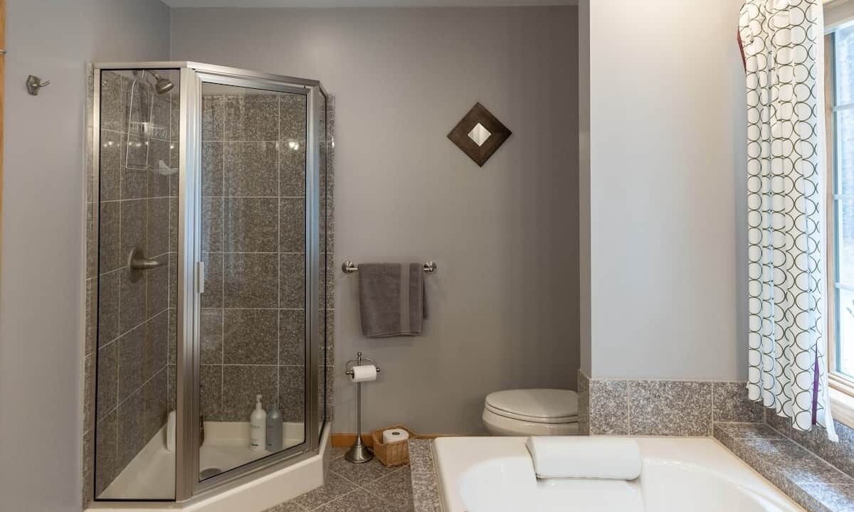 Photo of Bathroom in Lake Shore Estates