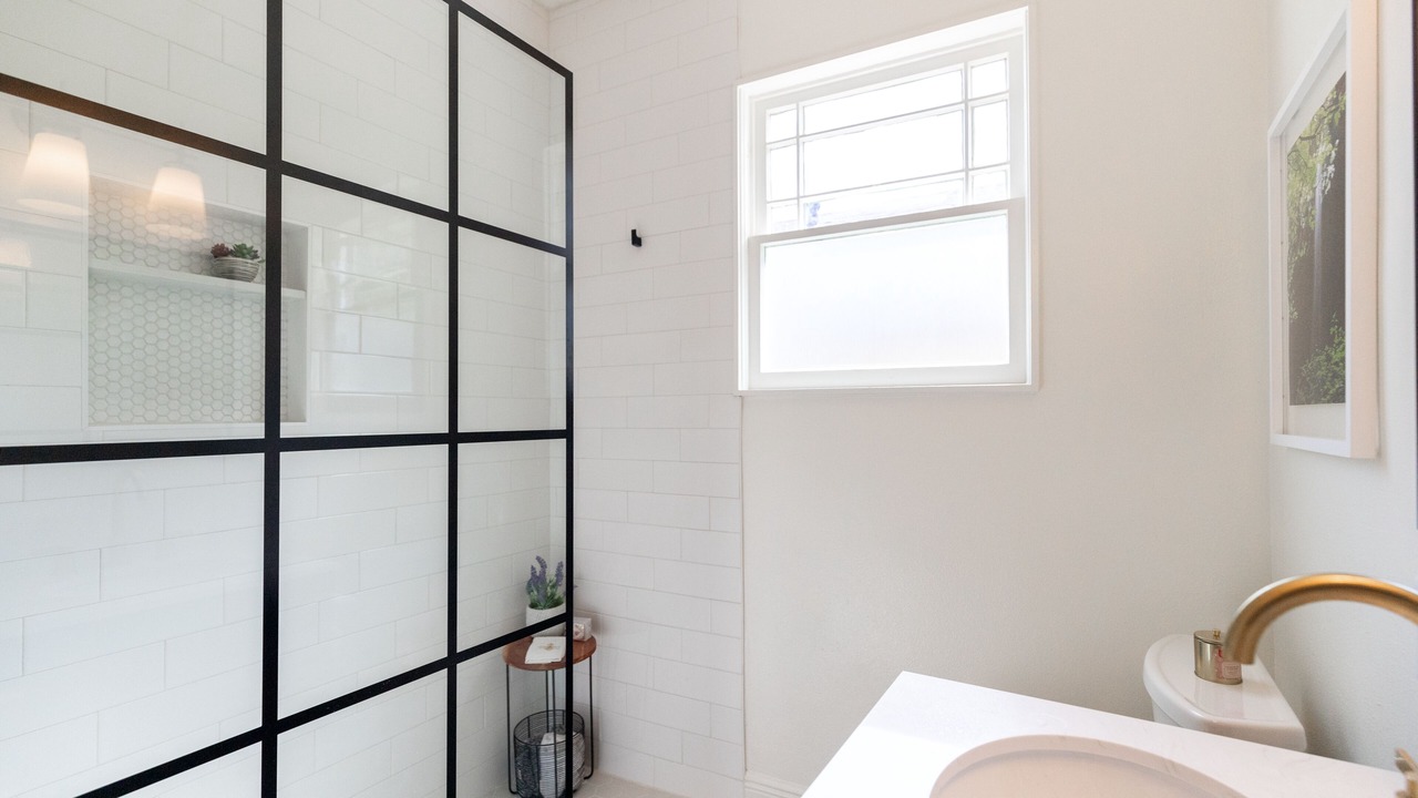 Photo of Bathroom in Heights