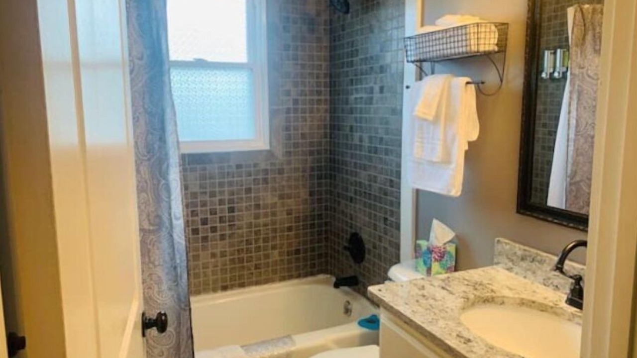 Photo of Bathroom in Bowling Green