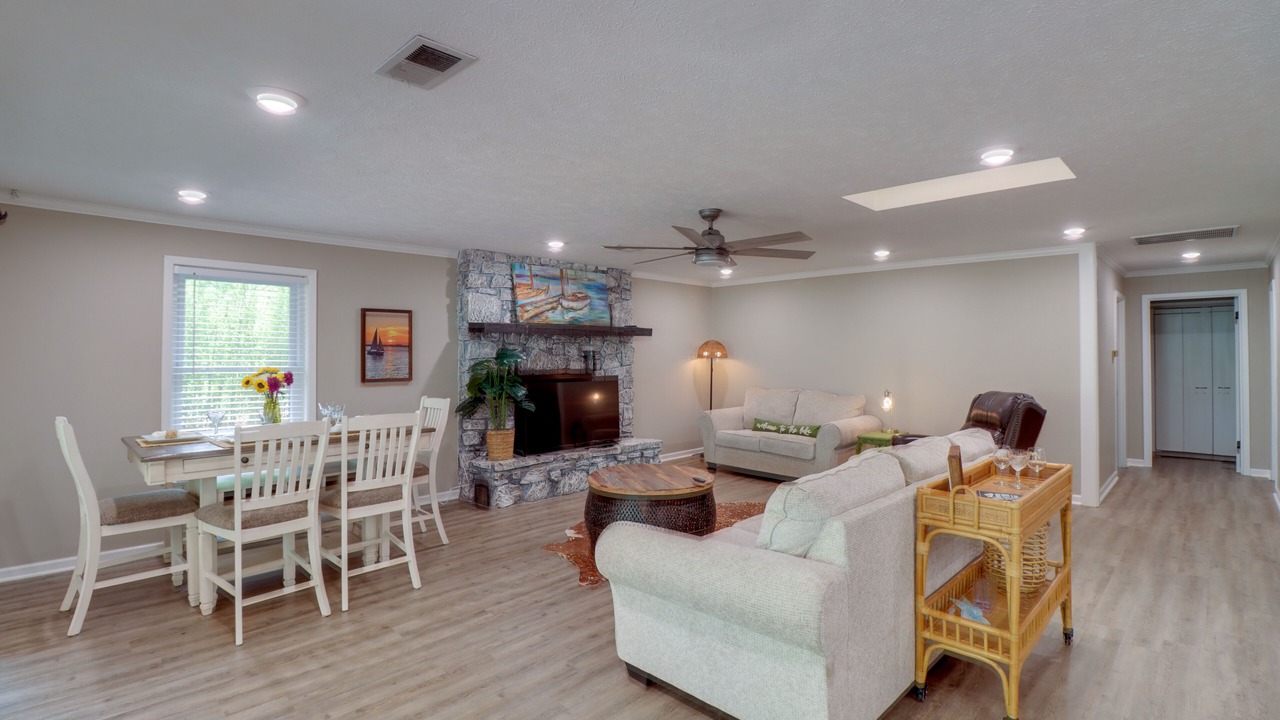 Photo of Livingroom in Greers Ferry