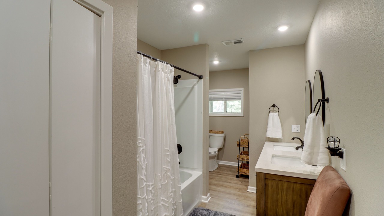 Photo of Bathroom in Greers Ferry