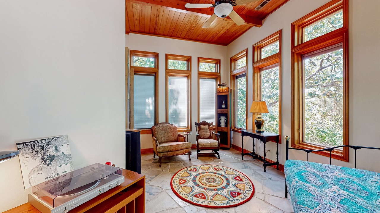 Photo of Bedroom in Eureka Springs