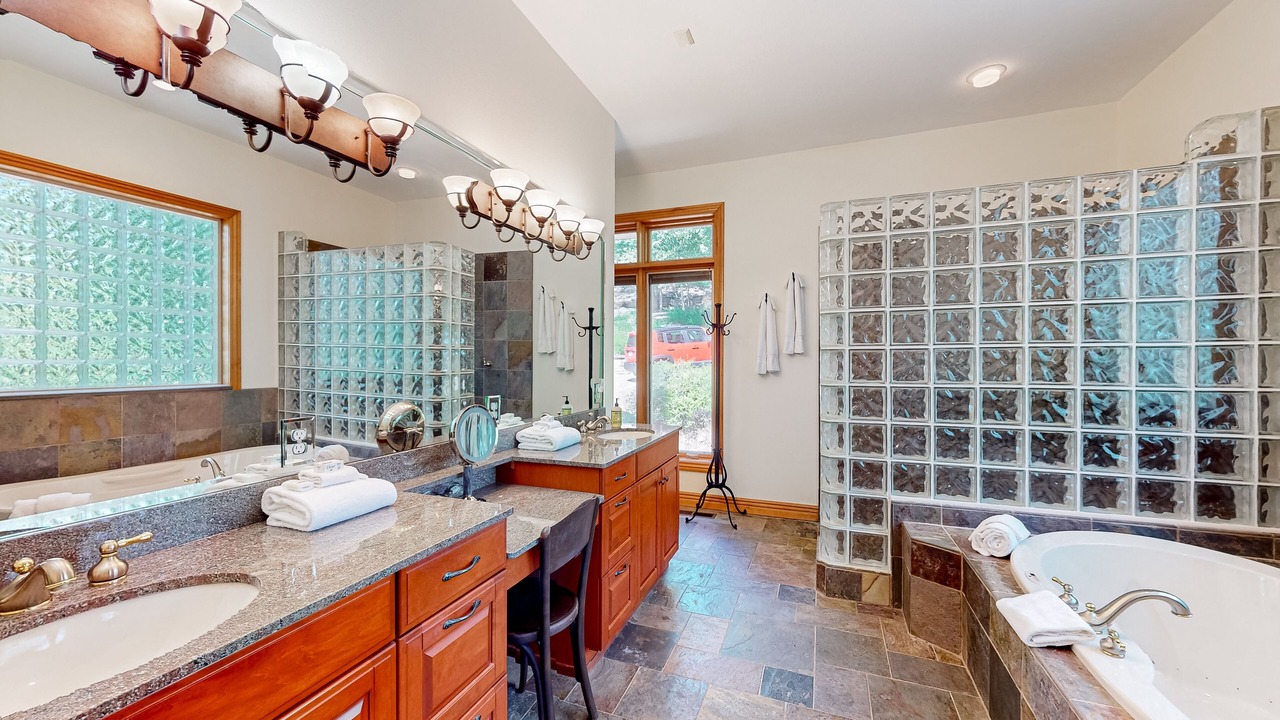 Photo of Bathroom in Eureka Springs
