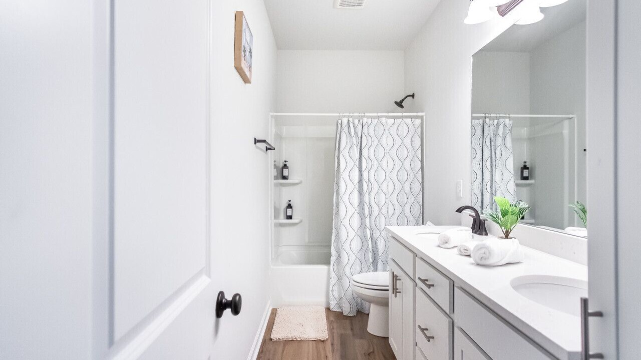 Photo of Bathroom in Highlands - Perkins