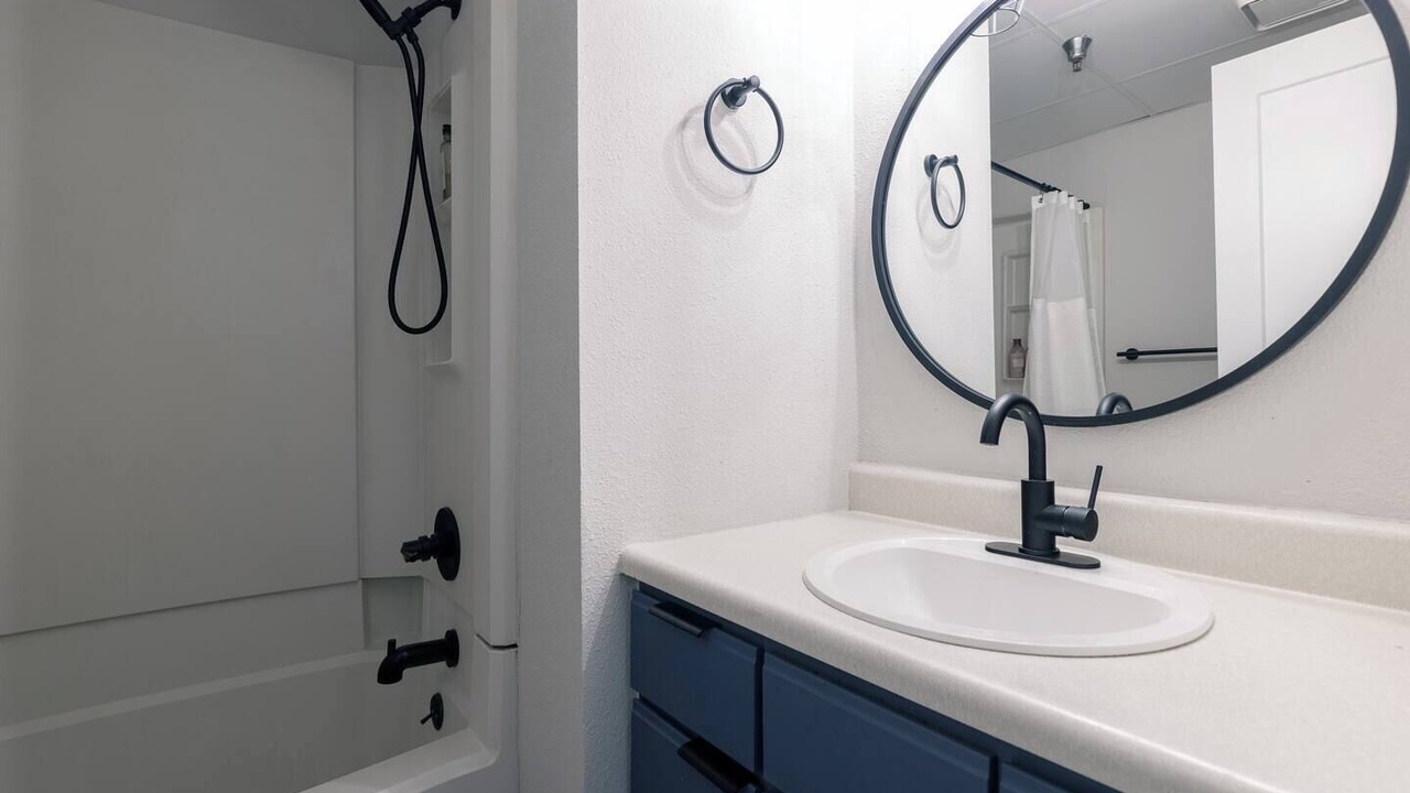 Photo of Bathroom in Central Hyde Park