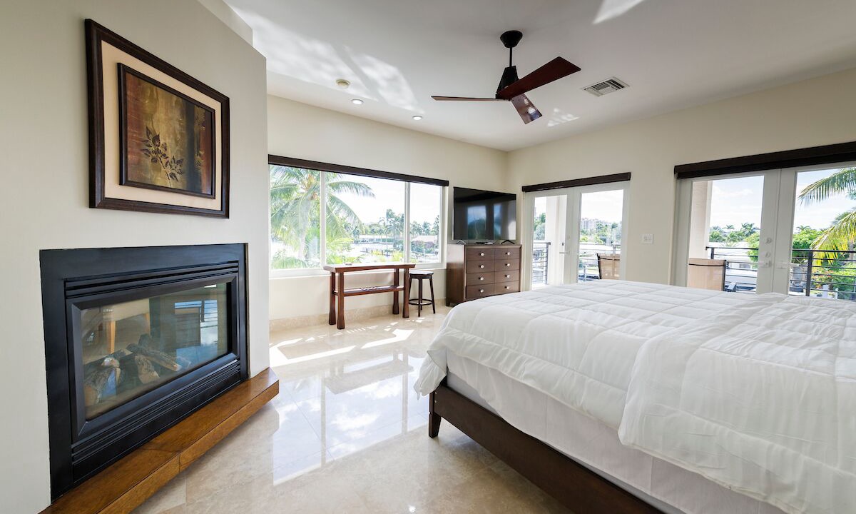 Photo of Bedroom in Coral Ridge