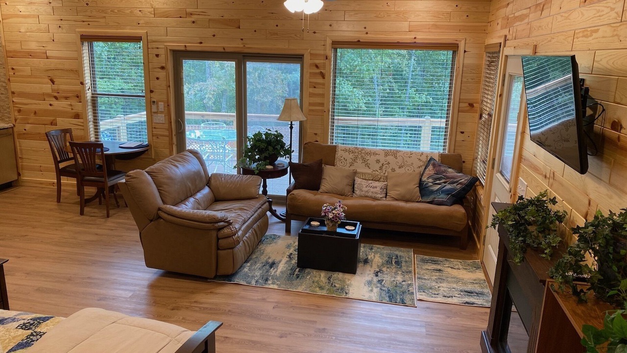 Photo of Livingroom in Sylvan Shores