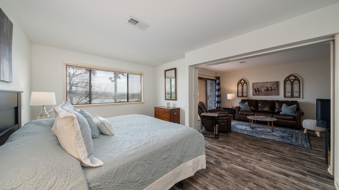 Photo of Bedroom in Lake Hamilton