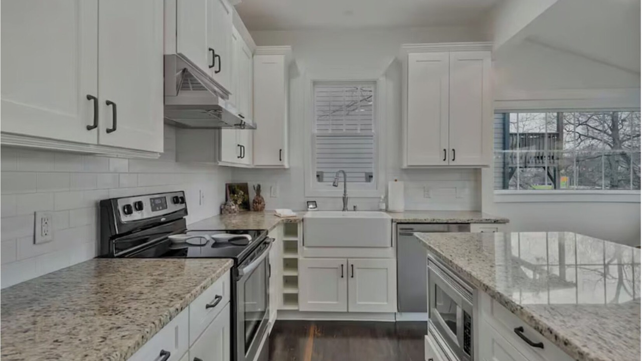 Photo of Kitchen in Eighth Avenue