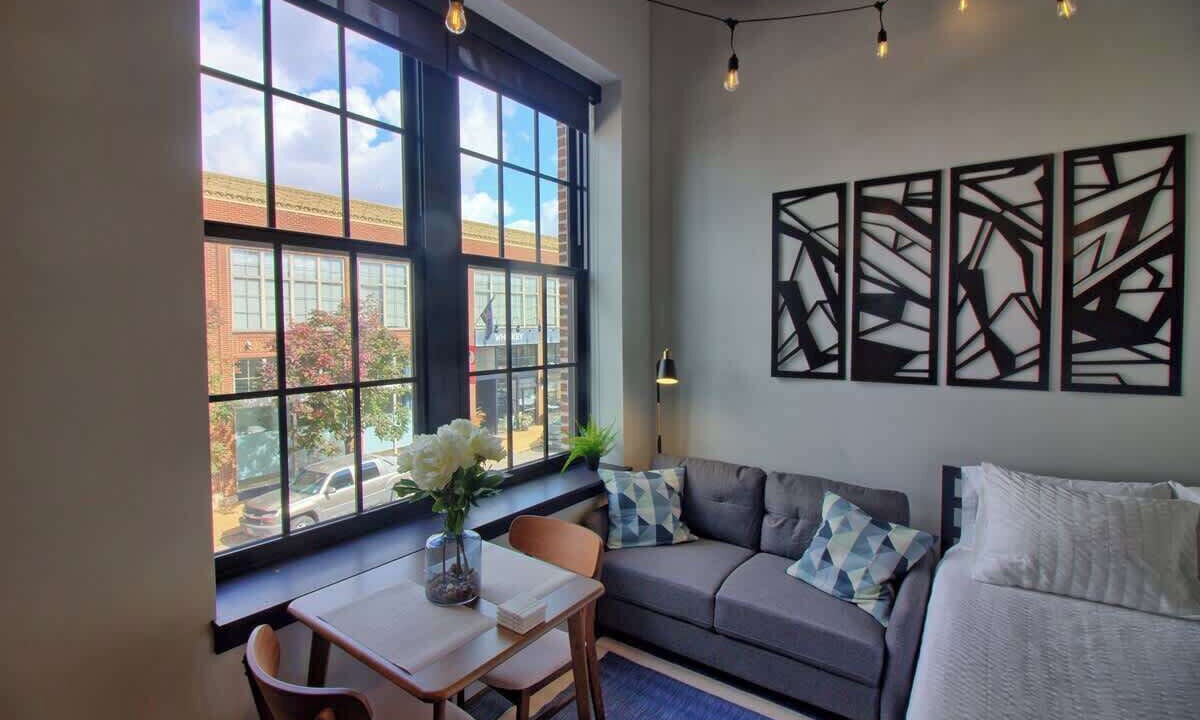 Photo of Livingroom in Midtown