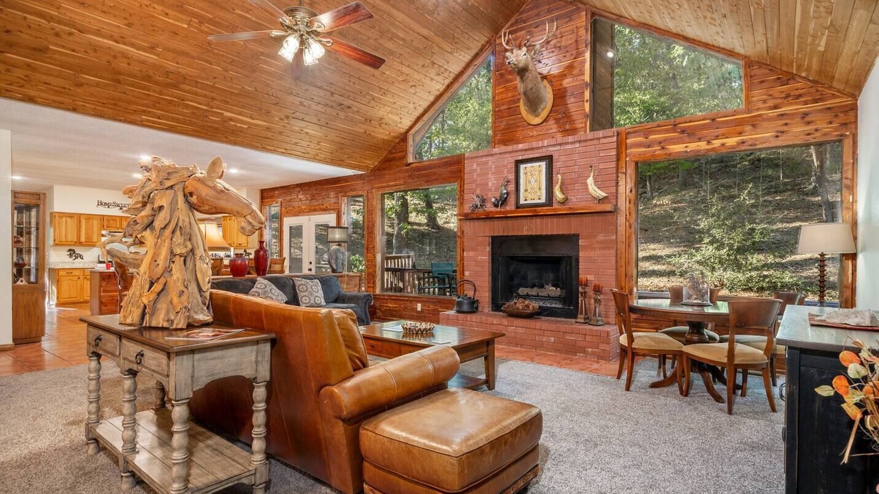 Photo of Livingroom in Mid America