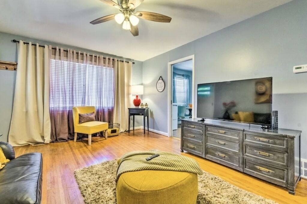 Photo of Livingroom in Midtown