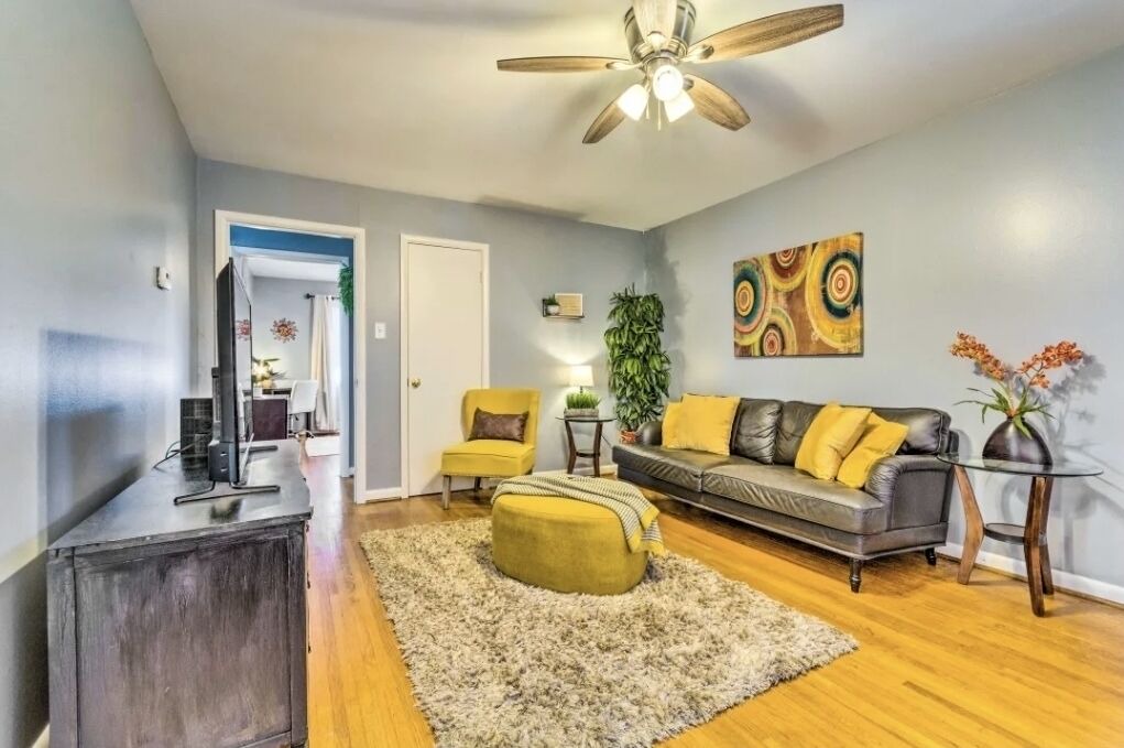 Photo of Livingroom in Midtown