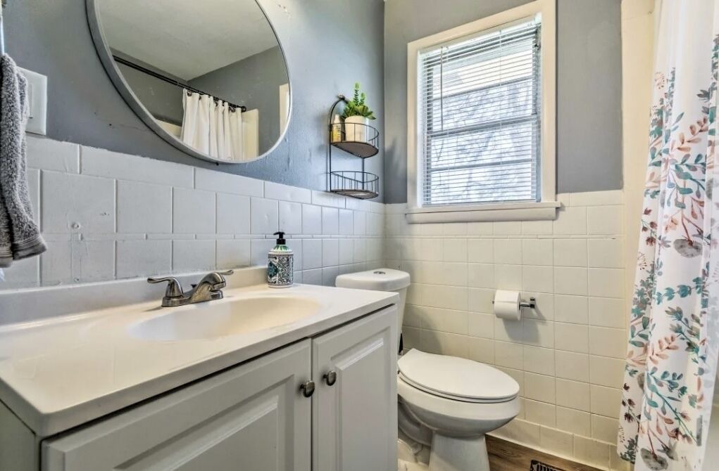 Photo of Bathroom in Midtown