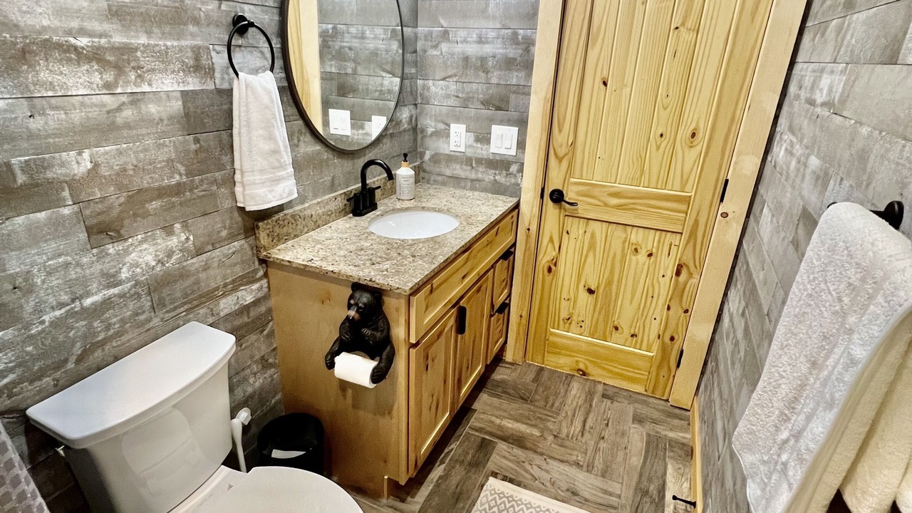 Photo of Bathroom in Kodak