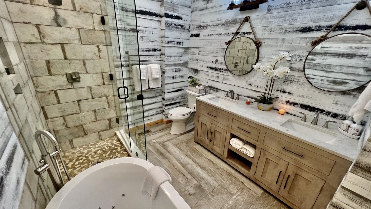Photo of Bathroom in Kodak