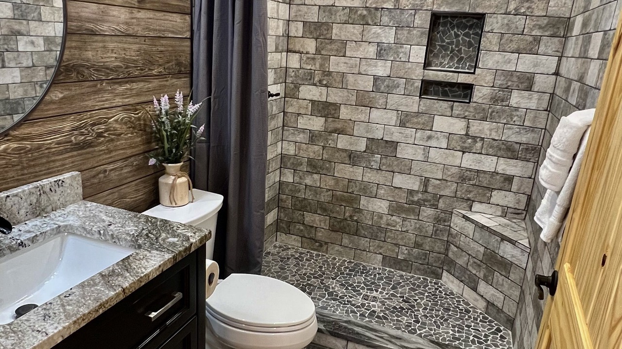 Photo of Bathroom in Kodak