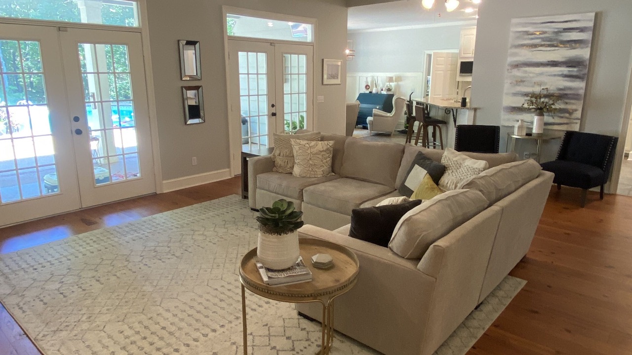 Photo of Livingroom in Woodland Hills Estates